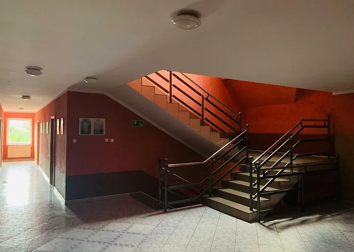 Dom Pielgrzyma Schr Hostel *