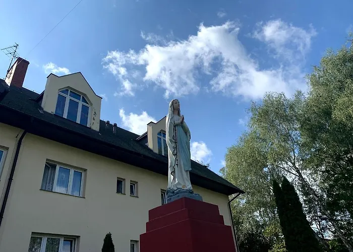 Dom Pielgrzyma Schr * Čenstochová